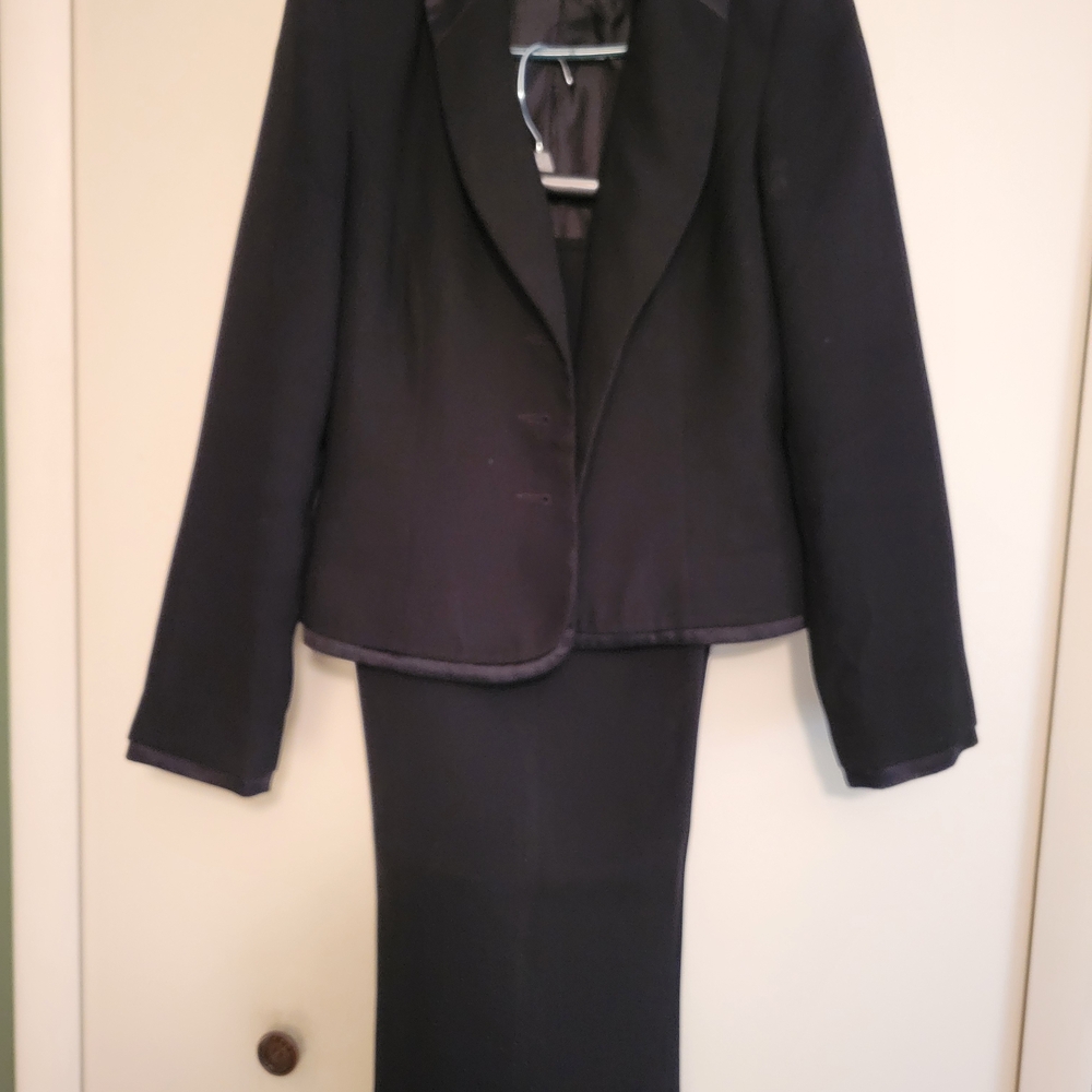 Elegant Black Pantsuit